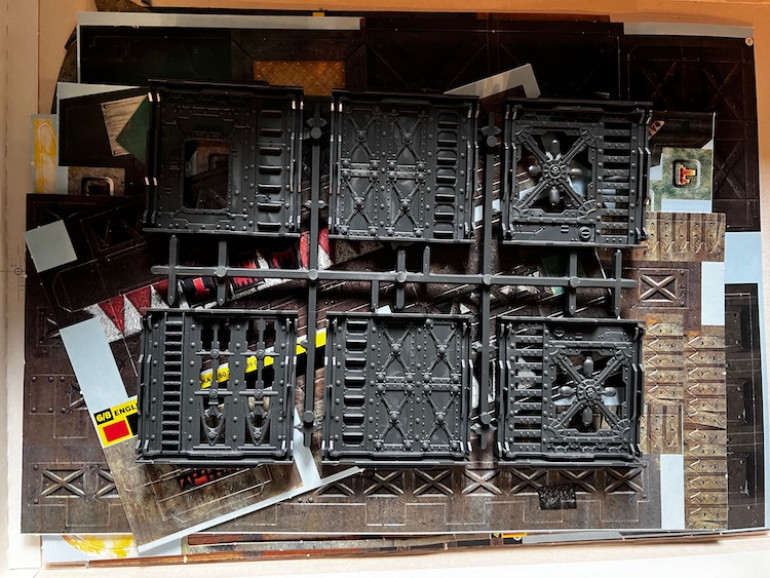 Going over the pieces, I can see the entire fort kit is here.