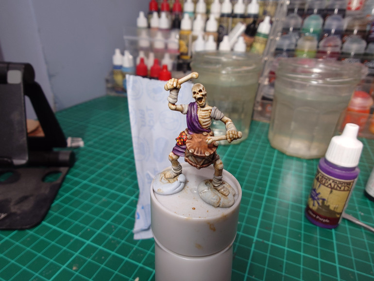 The first figure has been painted. This is one of the Musicians from the Punga Figures. It was a test of the primers really which was a satin beige plastikote spray I bought from Hobbycraft. turns out it was really good.