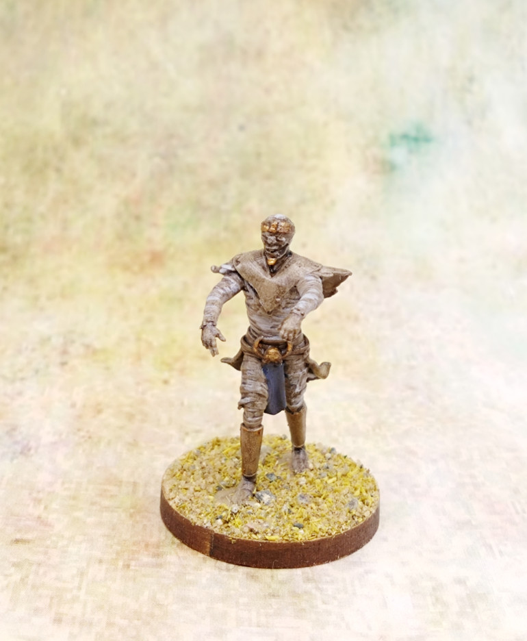 I can probably improve the paint job, but was unsure what colours to use and how much it should be rotten looking and how much it should look more regal and fantastical. The slender proportions make it look less dramatic and impressive, so I may just use it as a mummy and look for something better.