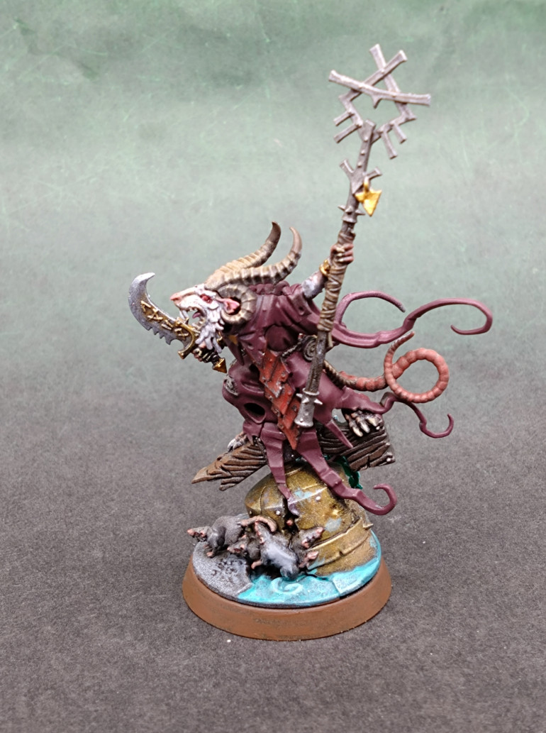 I used a burgundy colour from the John Blanche Army Painter paint sets.