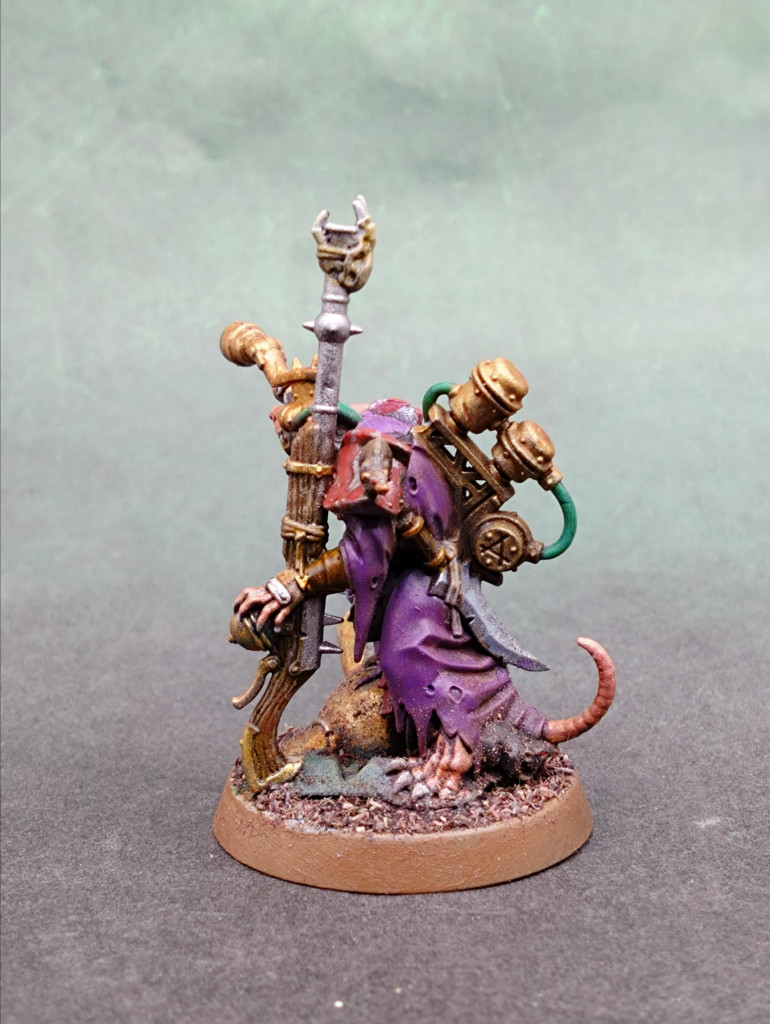 The gem and the red armour should tie him neatly to the rest of the army. The rat on the shoulder pad is cool.