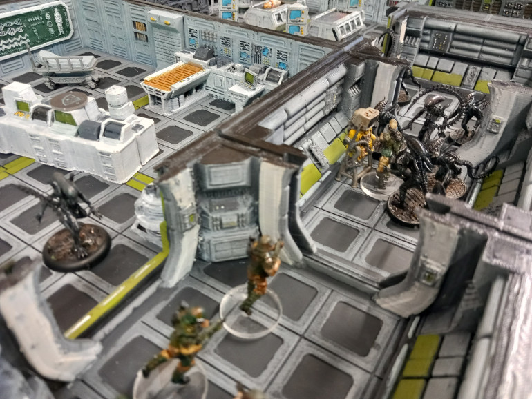 Just as they completed their mission it all started to go wrong. The threats closed in and the creatures had learned to ambush so appeared around the corner so couldn't be targeted. Beck put his shotgun to work as he retreated to his squad. Voce called for evac. All they had to do was reach the north exit.