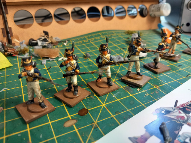 The cazadore skirmishers gives an opportunity to try a different colour scheme so they stand out from the line infantry. I also went for the shako option 