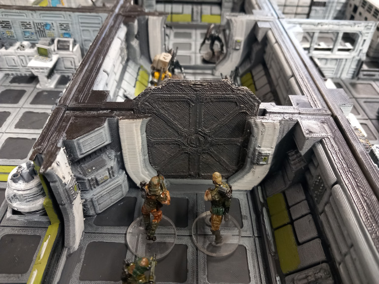 Using an ability that can only be used once the whole campaign Beck seals the door barricading the corridor. The xenos turn and start racing the long way round to their prey. Beck then makes short eofk of the xenos that appeared through a spawn point vent shaft in the clinic. His squad race towards the exit but on doing so find a civilian hiding in an office. Extra reputation points can be earned if they get her out.