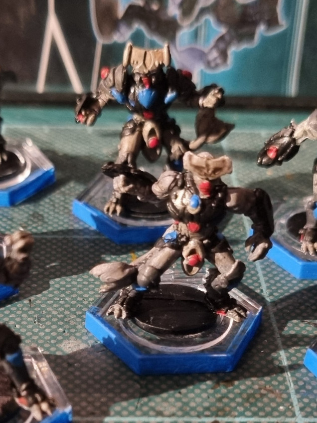 Close up of some of the sphyr to give a better look at the outfits.