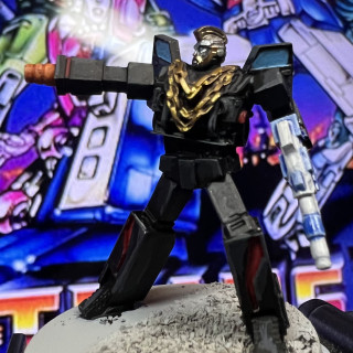 I pity the Decepticon that insults my jewellery!!