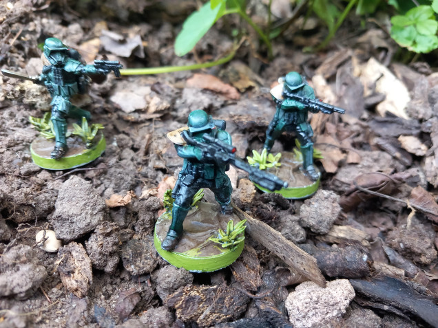 More 3D prints from David Sheff models.these death troopers are carrying lots of equipment for long range operations. I thought I'd go for a dark green instead of black.