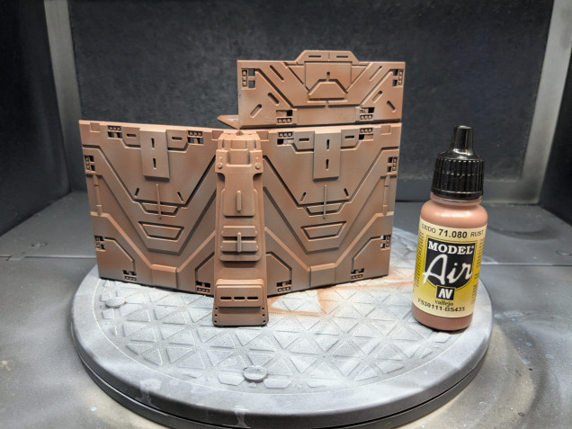 Step 1, airbrushing with 'Rust'