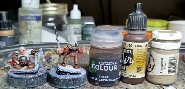 base with VMA 71.040 Burnt Umber, wash with GW Agrax Earthshade, then drybrush with P3 Hammerfall Khaki