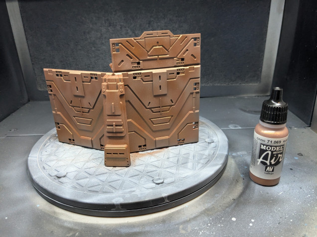 Step 2, airbrushing with the other 'Rust' that comes in the same set but has a different catalogue number - because that isn't at all confusing.