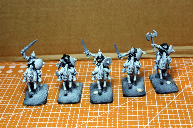 I airbrushed a zenithal highlight with white.