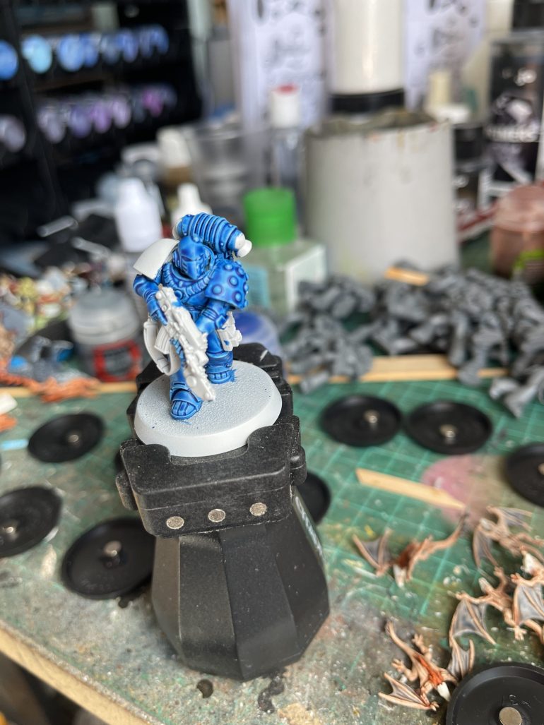 Firstly I need choose a colour scheme, this my attempt with contrast paints. But I didn't like the result