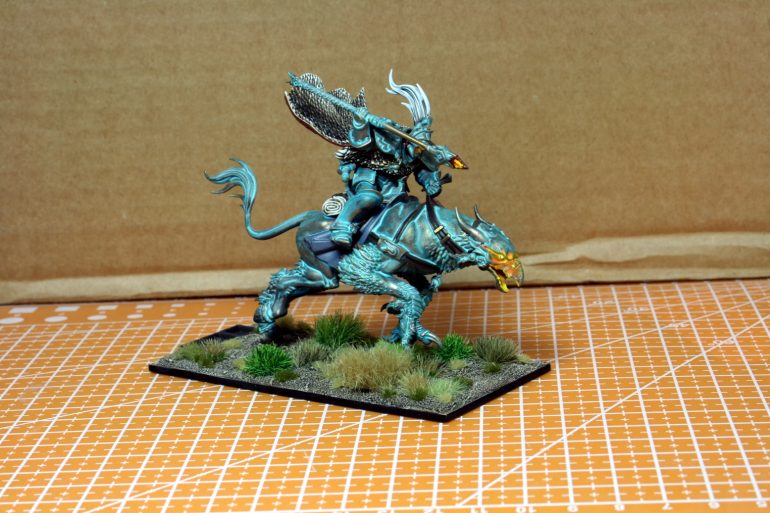 Using just one base as a minor character on a chariot.