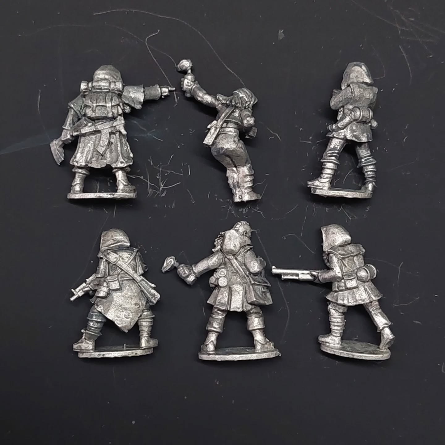 Darkzone Scavengers #2 - Mace Face Miniatures