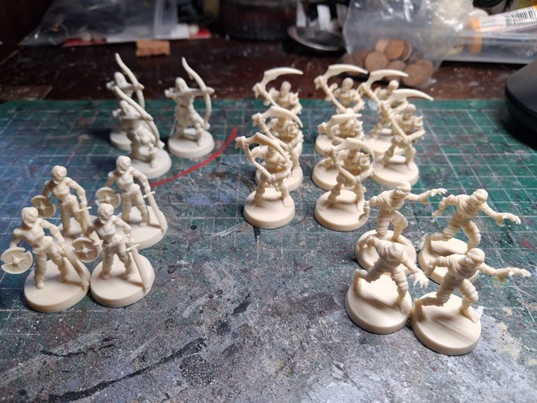 These new style heroquest spooky chaps have been in the pile of potential for a while. Thought it would be cool to see how long it would take to colour them in. Turns out you can paint them in the time it takes to listen to the new paradise lost album, then watch an episode of the real ghost busters, followed by an episode of maid Marian and her merry men then a single time team and two episodes of black adder.