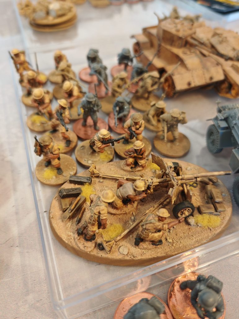 I use old Feroche tins as proect holder and army transports. I'm raging they switch to the ridged crappy plastic version.