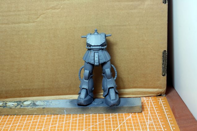 I gave the miniature a medium grey base in acrylic.  I will build the oils on this.