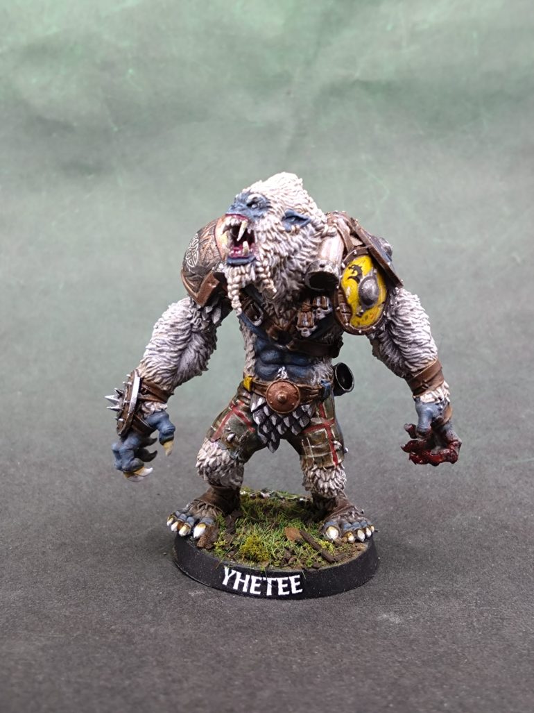 He was toppling over in my hand as I painted him, did a massive over correction for some reason, made it far worse than an original topple would probably have been and was sent violently to the floor. A fly on the wall would probably have wondered why I spent hours painting it so studiously only to dash it full strength into the kitchen floor at 1030 in the morning. Lol. To replace the tooth a fine shard of metal from a puddle base seems to be the favourite. May go blind doing the 28mm dentistry though.