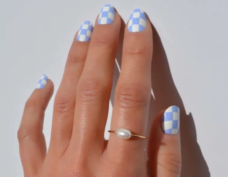 But if you are planning on applying your freehand skills on women’s nails, remember this: Neat and clean! Absolutely no weathering! 