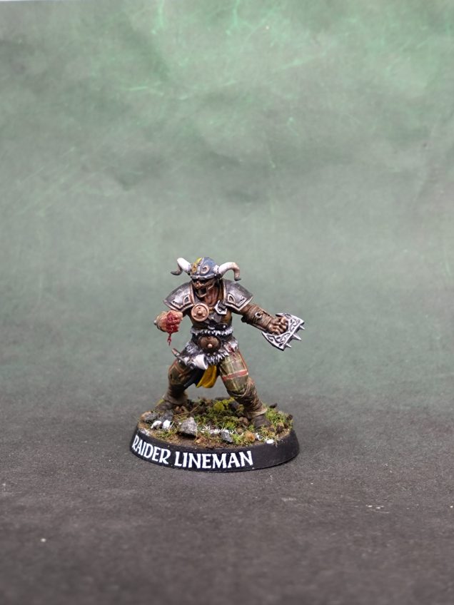 This model seemed less adaptable than the others so the pose for Ethelred will be near identical but for a different head option. So Ethelred will have ginger hair and blood on the metal spiked fist instead. This should make them nice and distinctive. Ethelred will be called so, because she plays much like Ethel but has red hair. At the forming of my first squad she still had a summer to go before she was seasoned enough to play, so she was Ethelred the Unready.