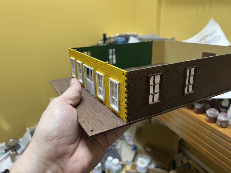 Ground floor and board walk.