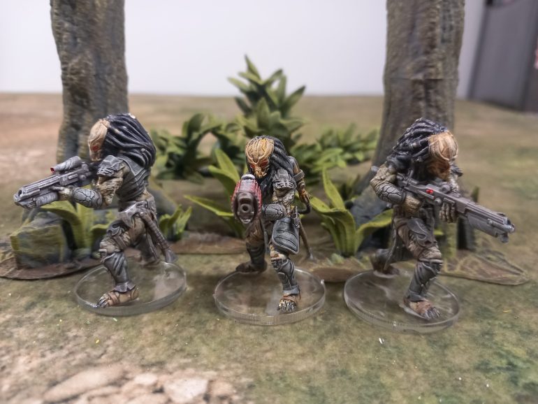 More prints from papsikels adding a unit of bad bloods. Seen as dishonorable with their fire arms. Again I'm looking for minis that suit the original AvP comic.