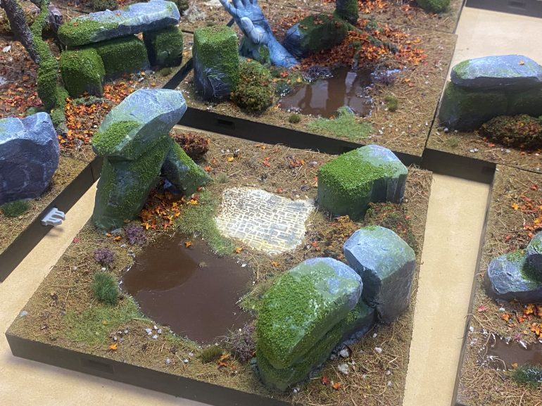 You can see one of the little clips in this image, these are used to pull all the boards together and hold them in place.