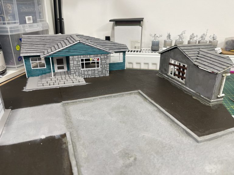 see how the blue/green woodwork is improved with the panel lining.