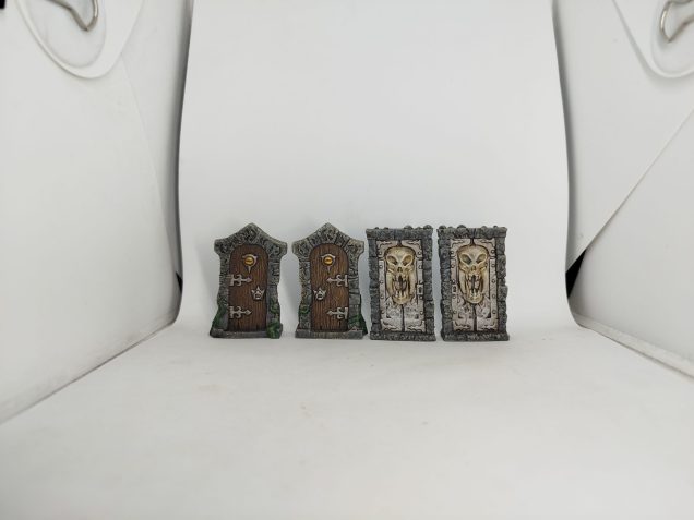 4 doors, 2 from each box