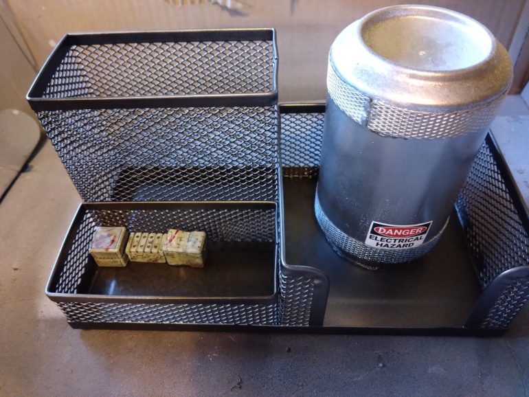 It mixes well with other scratch built bits.