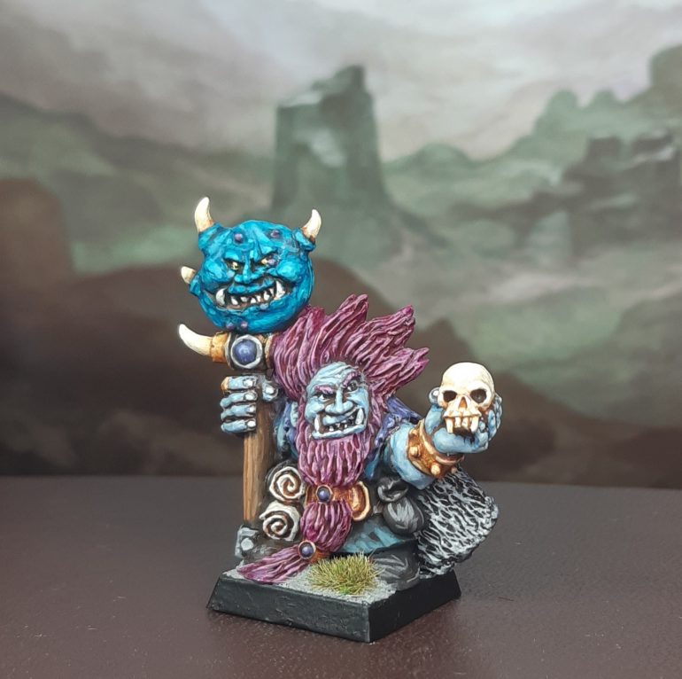An evil dwarf wizard to join the other chaps. Another very characterful sculpt that was a lot of fun to paint.