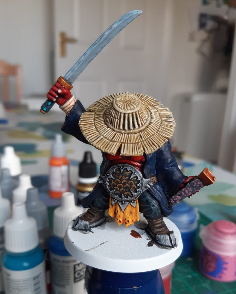 The hat was drybrushed Middlestone, then Buff and finally Pale Sand. I think that's a reasonable enough finish to leave alone.