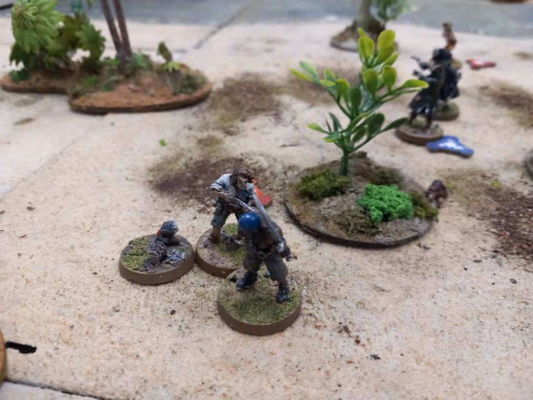 Thus chap with the blunderbuss was a problem so getting him in close quarters prevented him using it. His monkey was there for fun. Named blunder monkey by the players