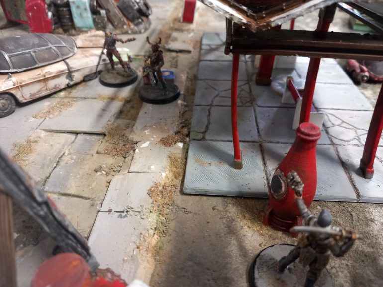 The pack did do damage with a flame thrower that can target a spit and damage everyone with in a radius of the hit zone