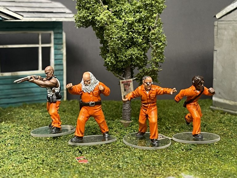 Convicts run into town