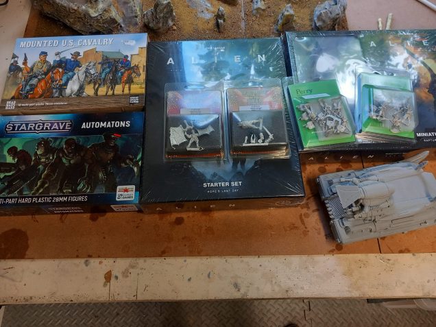 I didn't make it to salute this year so I made the most of the more local partizan show. I got a nice mix of Loot ho work on. The tables at the show were very impressive. I liked the table with the realistically sized trees and the lucknow table. You don't often get colonial era city fights