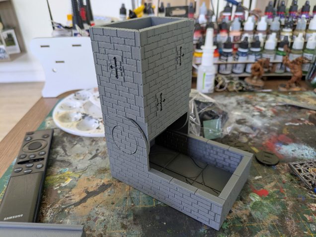 It worked well as a print, although I think I might need to teak a few bits to make the hinge a little smoother if I do anything like this in the future