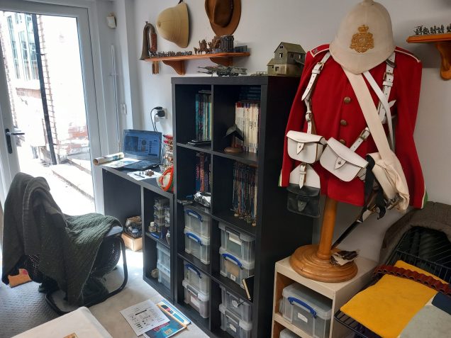 I had an IKEA order of the tried and tested kalax system. This includes a desk. Most of my books are in the house but most are stashed here. New desk is a blends in with the rest of the system 