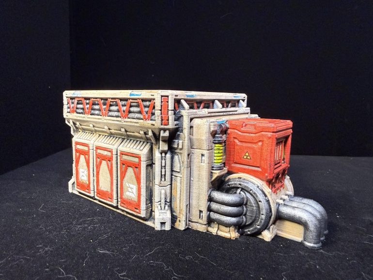 This generator comes appart in two pieces, allowing to create a self standing building with a separate generator part somewhere else on the board.