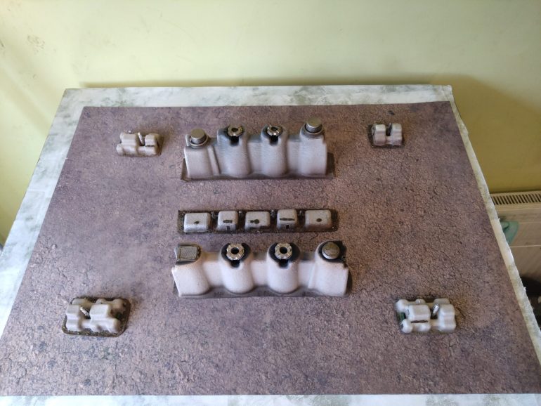 Also finished up some of my terrain I see as potential variety in contrast to the industrial type terrain. Want to avoid it getting a bit boring or samey.