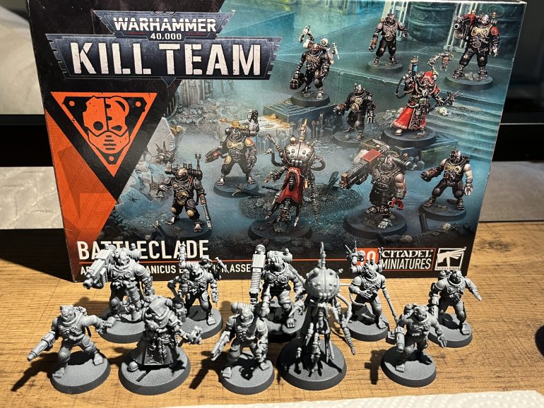 Assembling the models is actually pretty thematic in and of itself for AdMech given tech priests have more mechanical parts than the average washing machine!