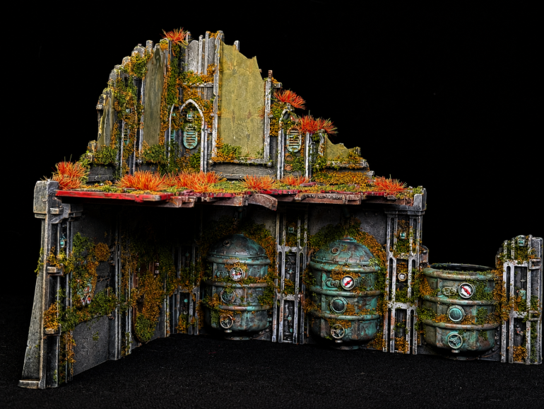 Note tht I added yellow tuft from Huge Miniatures as the color complements the tone of the ruins.