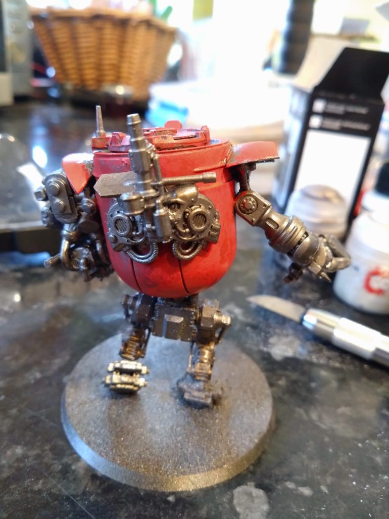 I went with the bottom half of a Kinder Surprise pot this time as the other model looked a bit tall. A 40mm beveled  base fits perfectly so that closed the top off nicely. Then add a hatch ring from a bits box and then fashioned a hatch out of card on top.