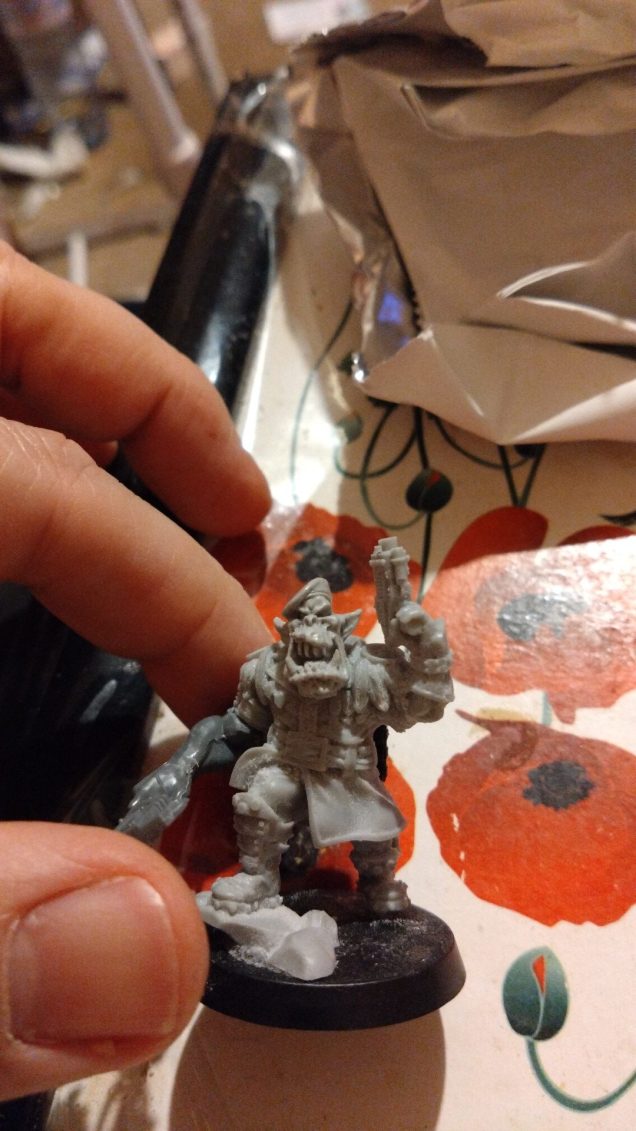 I don't know exactly how the parts will share out, but keen to make all the cool specialists in the box with the GW parts only and the basic Kommandos with the Mantic Commandos. Hopefully with a uniting paint scheme they will blend together effectively.