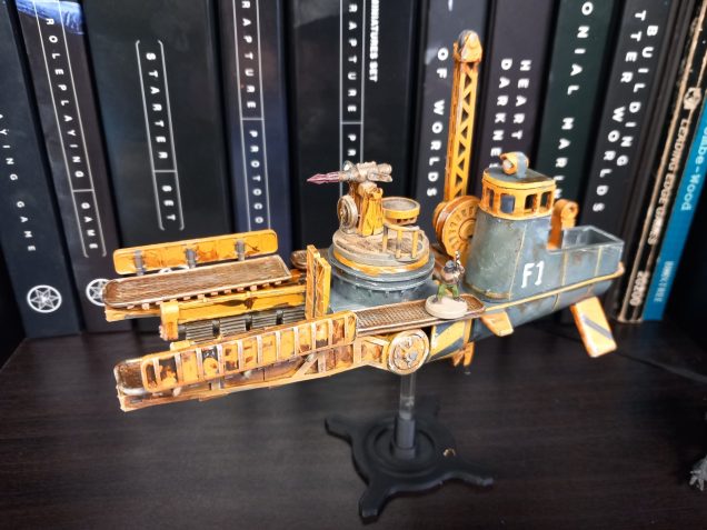 The krakenier has a nice industrial fishing look so i went for the yellow crane colour 