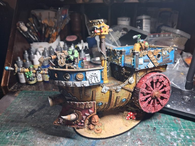 A big ol space galleon and some odd boyz join the yaaargg