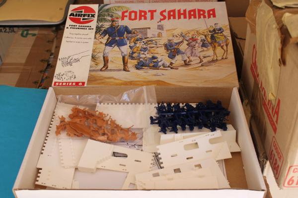 AIRFIX-FORT-SAHARA-SET-FOREIGN-LEGION-E-Arabs-Bedouins-extra-big-4695-112